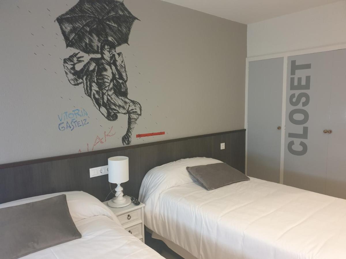 Hotel Arts - Gasteiz Centro فيتوريا غاستيِز المظهر الخارجي الصورة