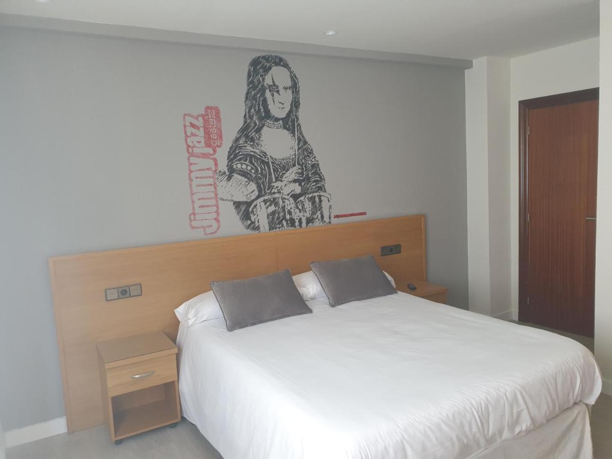 Hotel Arts - Gasteiz Centro فيتوريا غاستيِز المظهر الخارجي الصورة