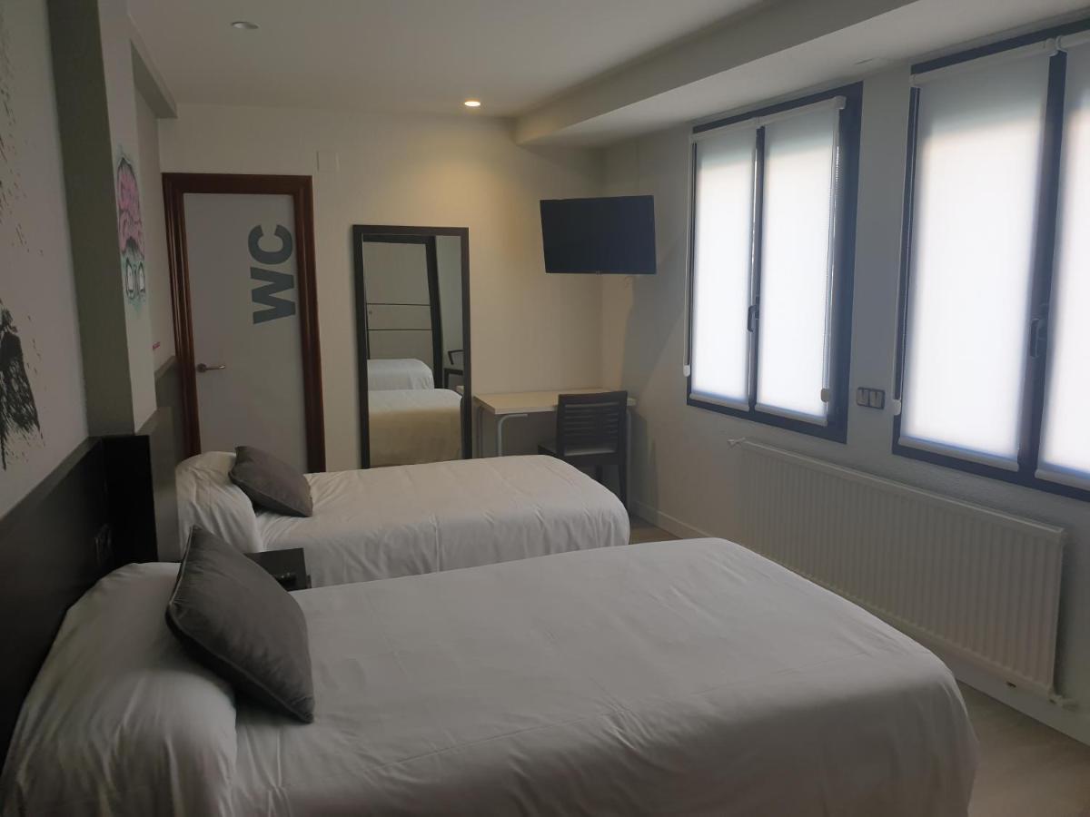 Hotel Arts - Gasteiz Centro فيتوريا غاستيِز المظهر الخارجي الصورة