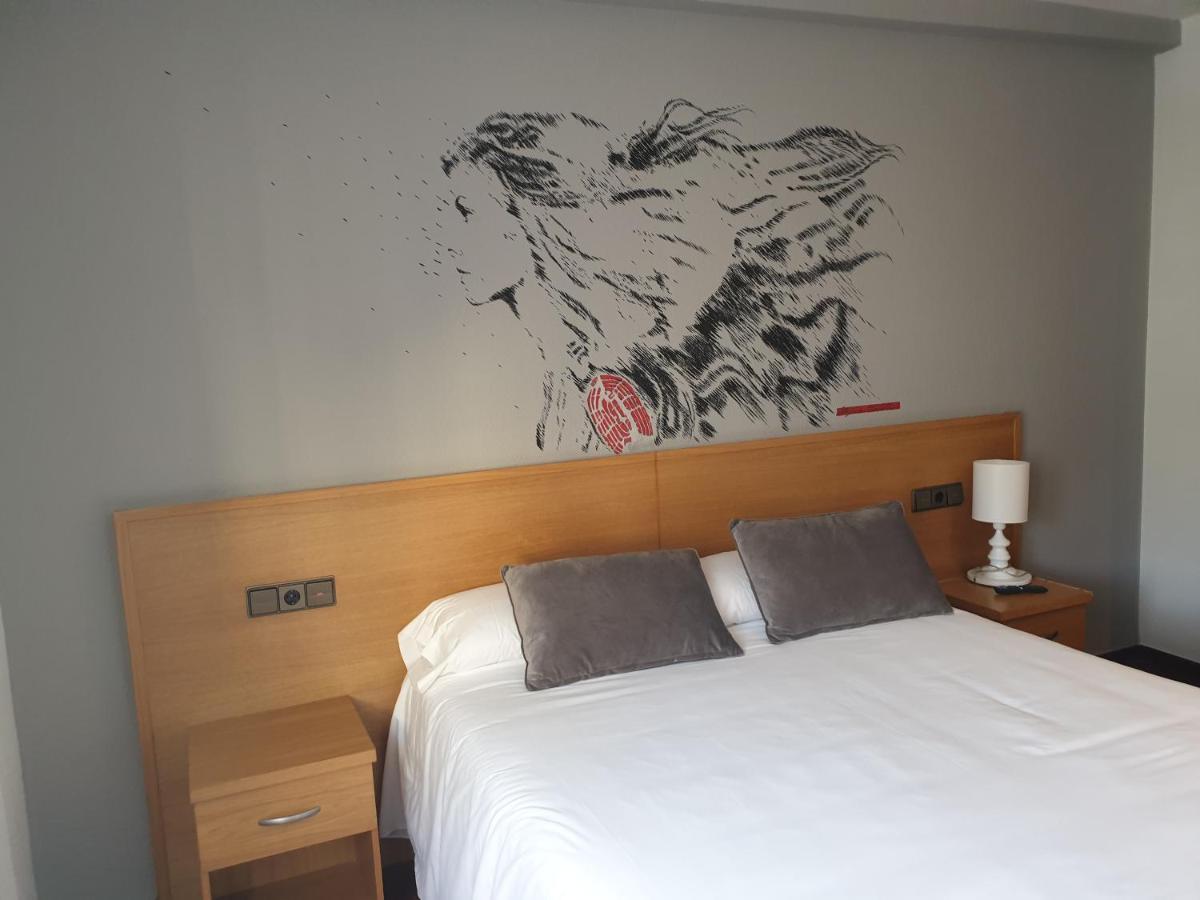 Hotel Arts - Gasteiz Centro فيتوريا غاستيِز المظهر الخارجي الصورة